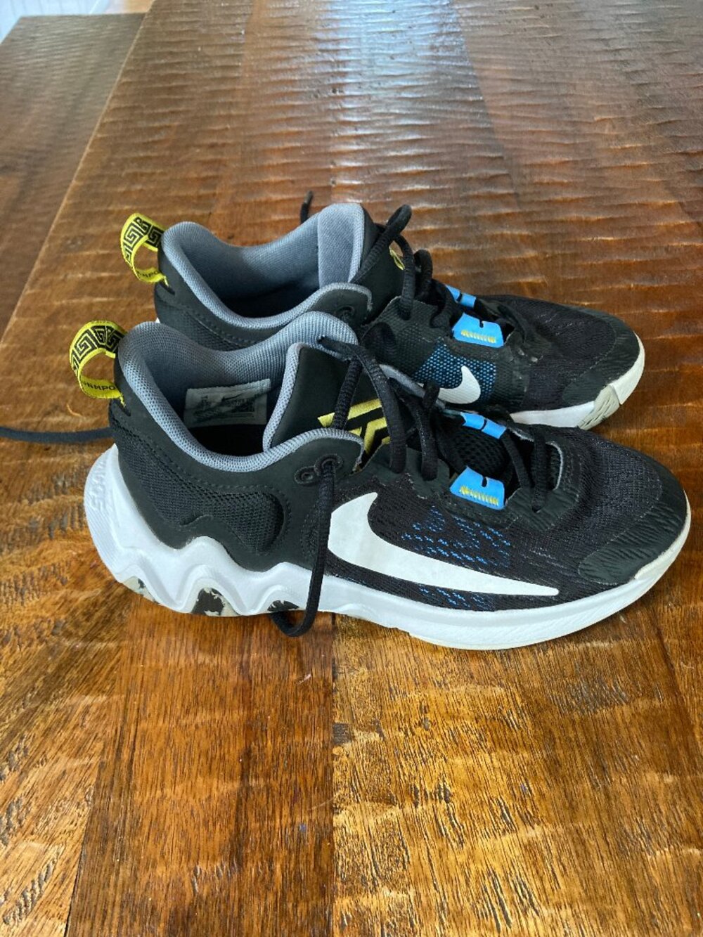 Nike Giannis Immorality 2 Kids Size 4 Youth